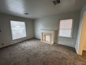 2213 NE 17th St in Oklahoma City, OK - Building Photo - Building Photo