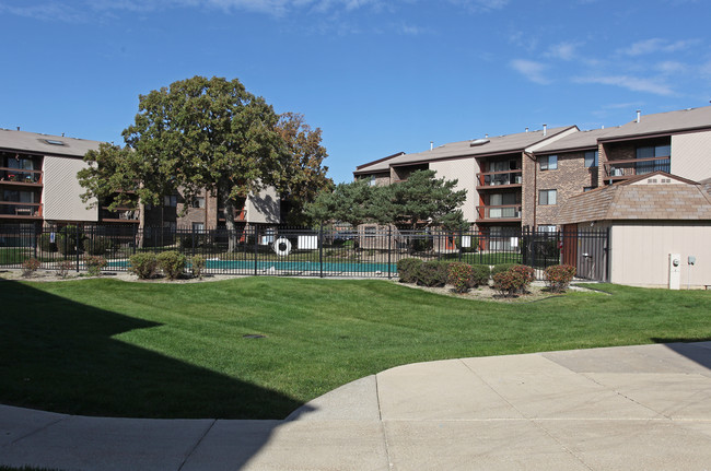 Rustic Oaks in Oak Forest, IL - Building Photo - Building Photo