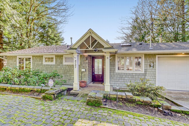 property at 4242 SW Hewett Blvd