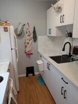 570 8th Av E in Vancouver, BC - Building Photo