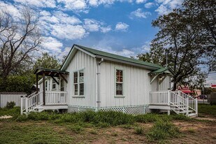 1508 W Garza St in Del Rio, TX - Building Photo - Building Photo