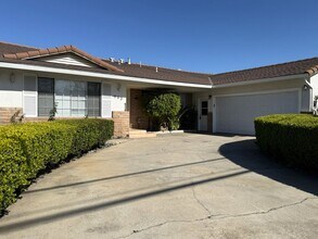 993 E Olive Ave in Merced, CA - Building Photo - Building Photo