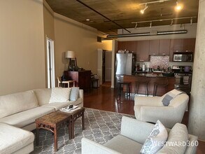 111 S Morgan St in Chicago, IL - Building Photo - Building Photo