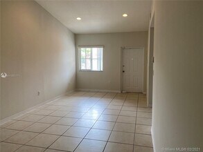 1271 SE 28th Ct-Unit -204 in Homestead, FL - Building Photo - Building Photo