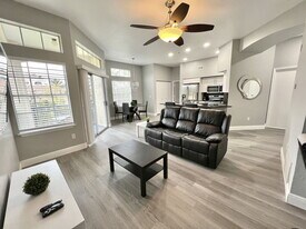 7340 Westpointe Blvd in Orlando, FL - Building Photo