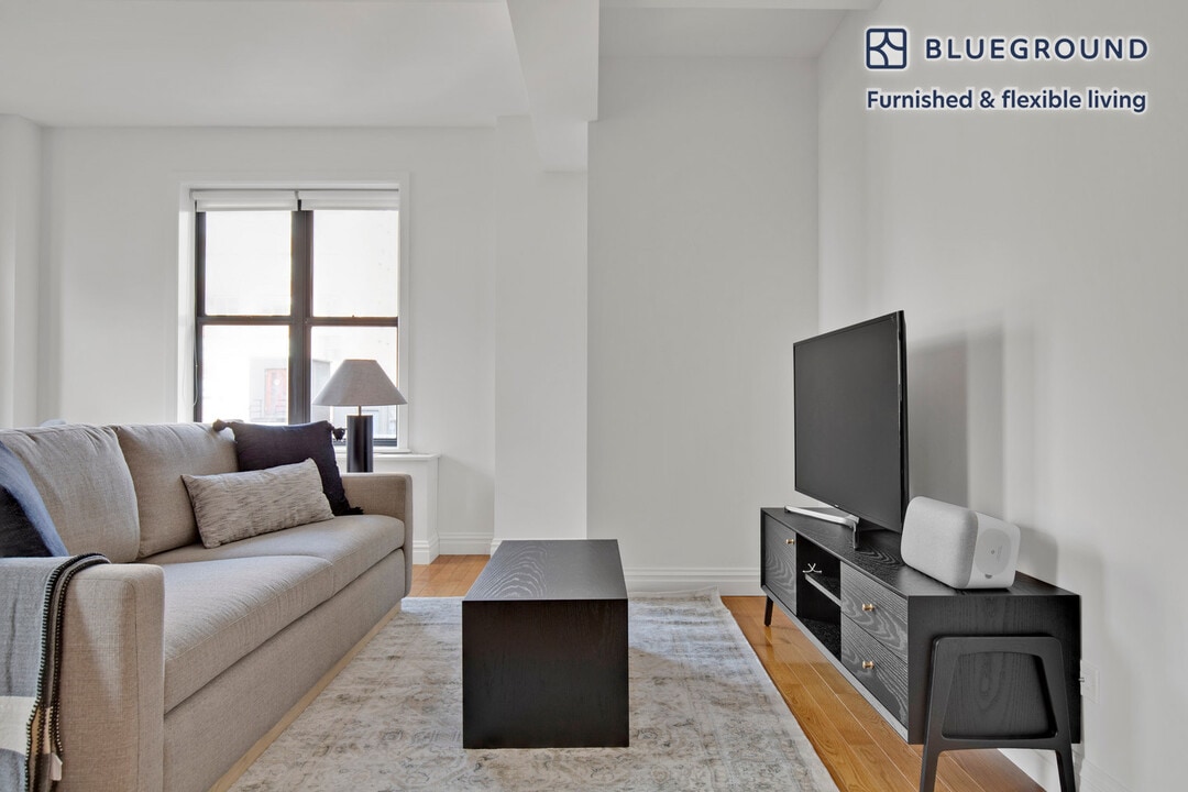 210 W 70th St in New York, NY - Building Photo