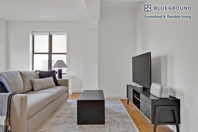 210 W 70th St