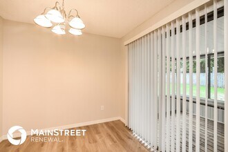 2394 Belen Dr in Deltona, FL - Foto de edificio - Building Photo