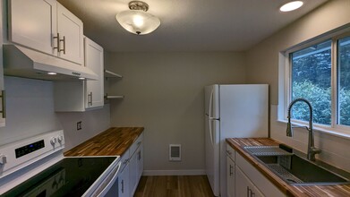 613 NW 9th Ave in Camas, WA - Building Photo - Building Photo