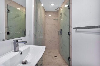 801 S Miami Ave, Unit 4404 in Miami, FL - Building Photo - Building Photo