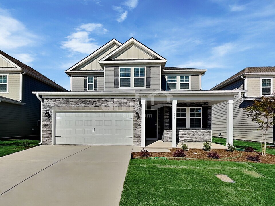 3508 Lincoln Hts Ln in Monroe, NC - Foto de edificio