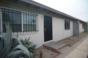 651 E Lee St in Tucson, AZ - Building Photo