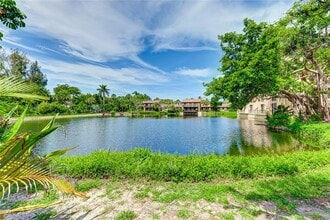 11 Sandy Cove Rd in Sarasota, FL - Building Photo - Building Photo