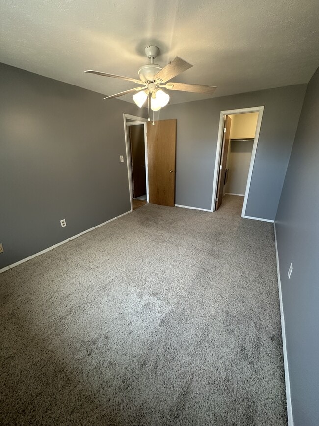14567 Madison Ave in Lakewood, OH - Foto de edificio - Building Photo