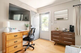 4134 Dolphin Dr in Tampa, FL - Building Photo - Building Photo