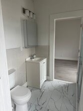 233 Whipple St, Unit 3 in Fall River, MA - Foto de edificio - Building Photo