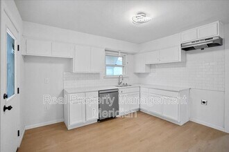 2424 Cloverdale St in Arlington, TX - Building Photo - Building Photo