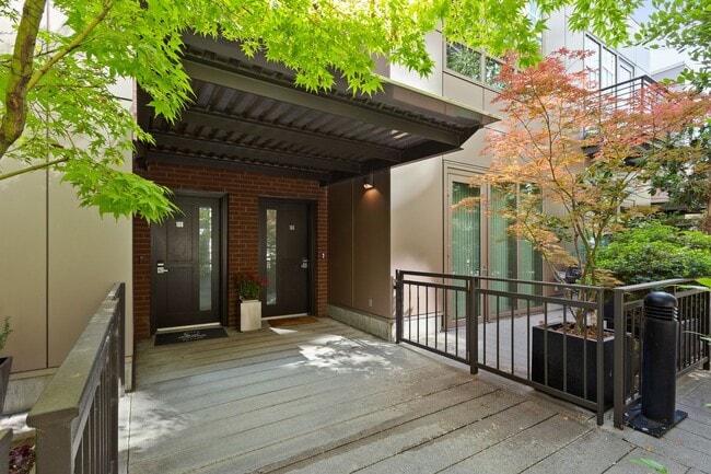 922 NW 11th Ave in Portland, OR - Building Photo - Building Photo