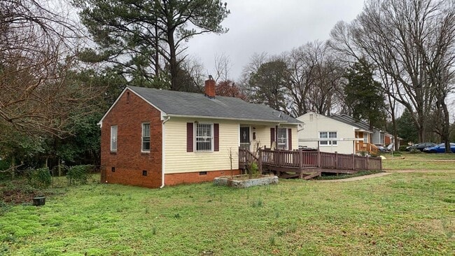 422 Lamont St in Raleigh, NC - Building Photo - Building Photo