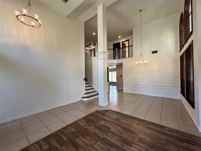 10902 Grassmere Ct in Austin, TX - Building Photo - Building Photo