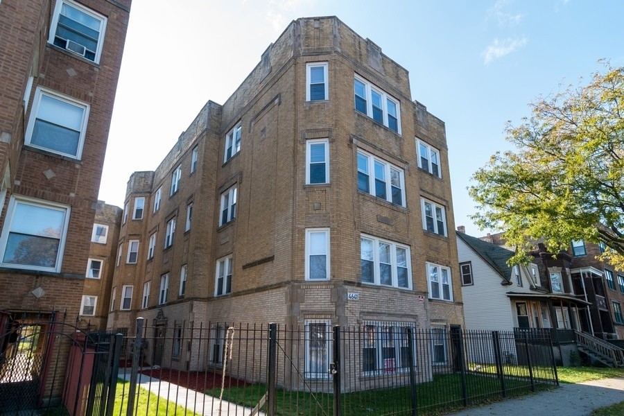 4641-43 W Jackson Blvd in Chicago, IL - Building Photo