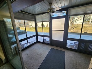 2710 Dale St N in Roseville, MN - Building Photo - Building Photo