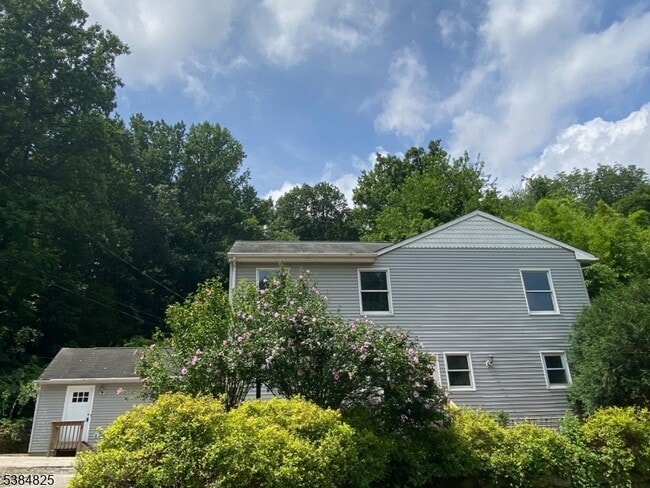 property at 565 Colfax Rd