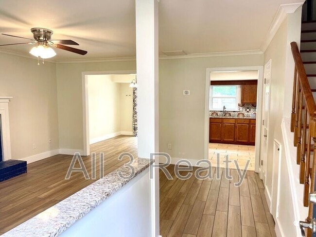 696 Redland Dr in Jonesboro, GA - Foto de edificio - Building Photo