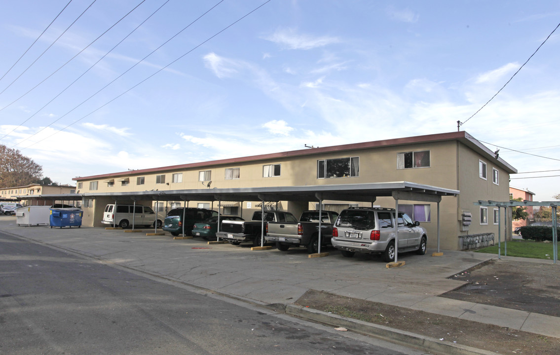 5424 Saint Mark Ave in Newark, CA - Foto de edificio