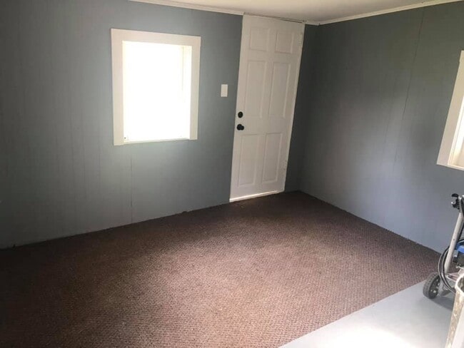 property at 804 S 4th St