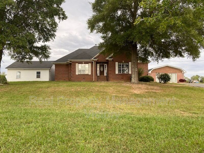 1984 Sun Valley Rd in Harpersville, AL - Building Photo