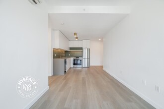 527 Grand Ave, Unit 406 in Brooklyn, NY - Building Photo - Building Photo