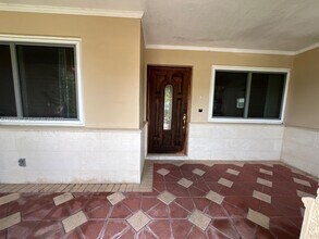 2001 N 41st Ave in Hollywood, FL - Building Photo - Building Photo