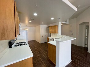 5002 Drifting Pebble St in North Las Vegas, NV - Building Photo - Building Photo