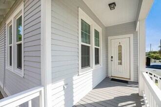 5624 Avenue P 1/2 in Galveston, TX - Building Photo - Building Photo