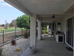 639 Pomona Dr in Brentwood, CA - Building Photo - Building Photo