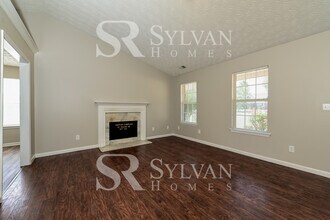 114 Meadow View Dr in Jackson, GA - Building Photo - Building Photo