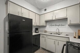 Sumner Estates in Hendersonville, TN - Building Photo