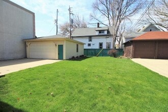 523 N 63rd St in Wauwatosa, WI - Building Photo - Building Photo