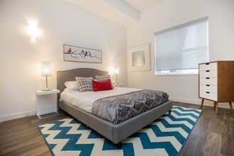 One Eighty Roslyn in Winnipeg, MB - Building Photo - Building Photo