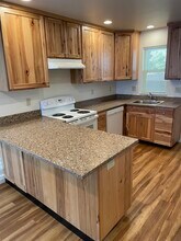 929 A St in Springfield, OR - Building Photo - Building Photo