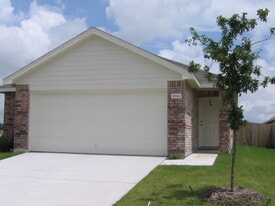 8911 Valley River Dr in Fort Worth, TX - Building Photo