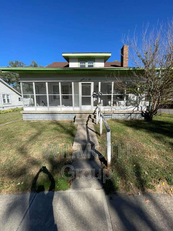 property at 1604 W 15th St