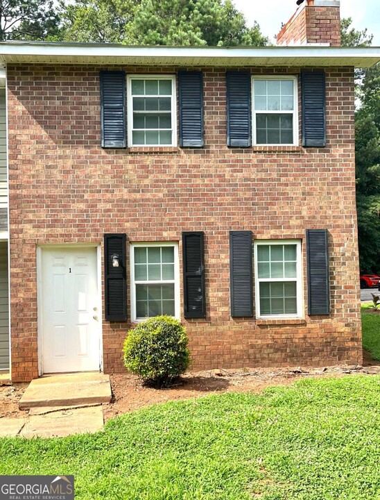 110 Chalfont Dr in Athens, GA - Building Photo