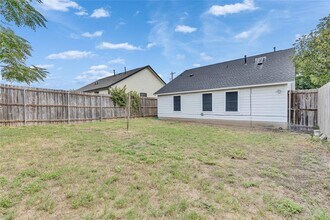 1708 Lovingood Dr in Austin, TX - Building Photo - Building Photo