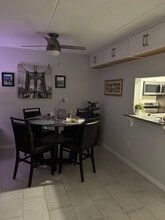 821 Patricia Ave, Unit # 102 in Dunedin, FL - Building Photo - Building Photo