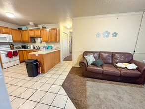 1080 E 450 N in Provo, UT - Foto de edificio - Building Photo