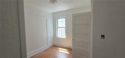 324 4th Ave in Woonsocket, RI - Building Photo - Building Photo