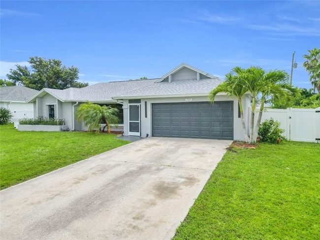 709 SW 9th Ave in Cape Coral, FL - Building Photo - Building Photo