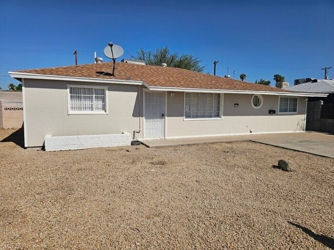 property at 4536 W Indianola Ave